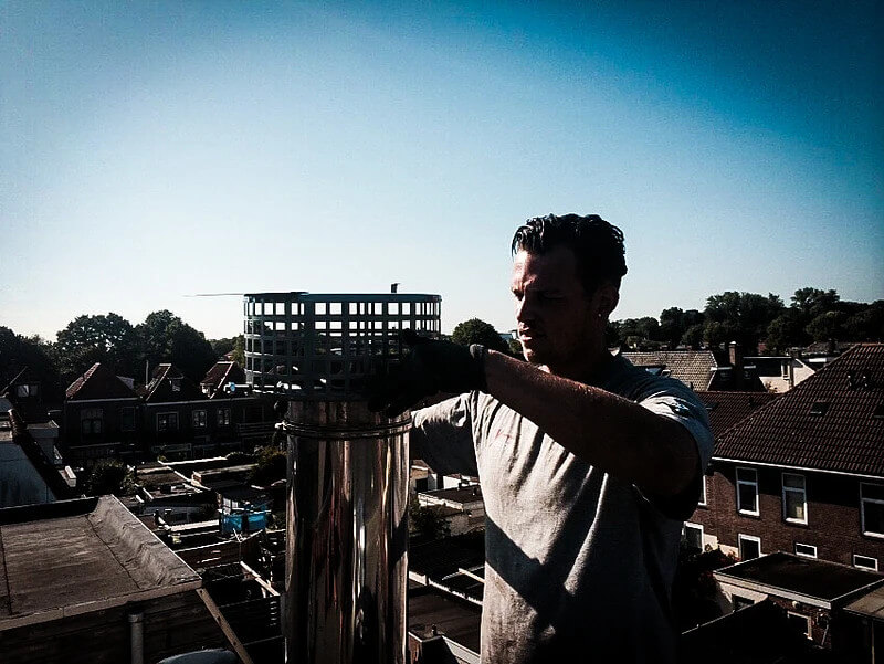 Schoorsteenkap plaatsen IJmond Content.jpg