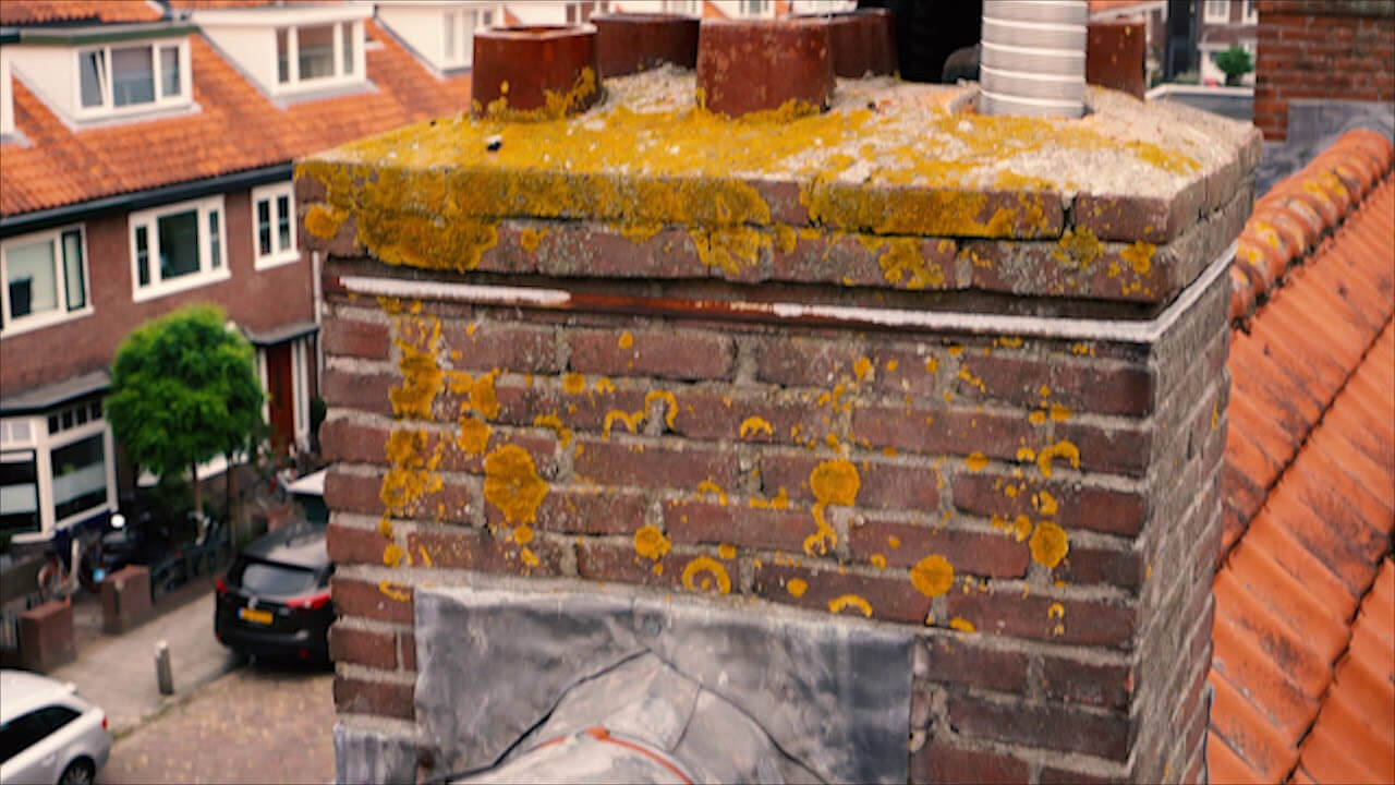 Schoorsteen met RVS rookkanaal IJmond Content.jpg